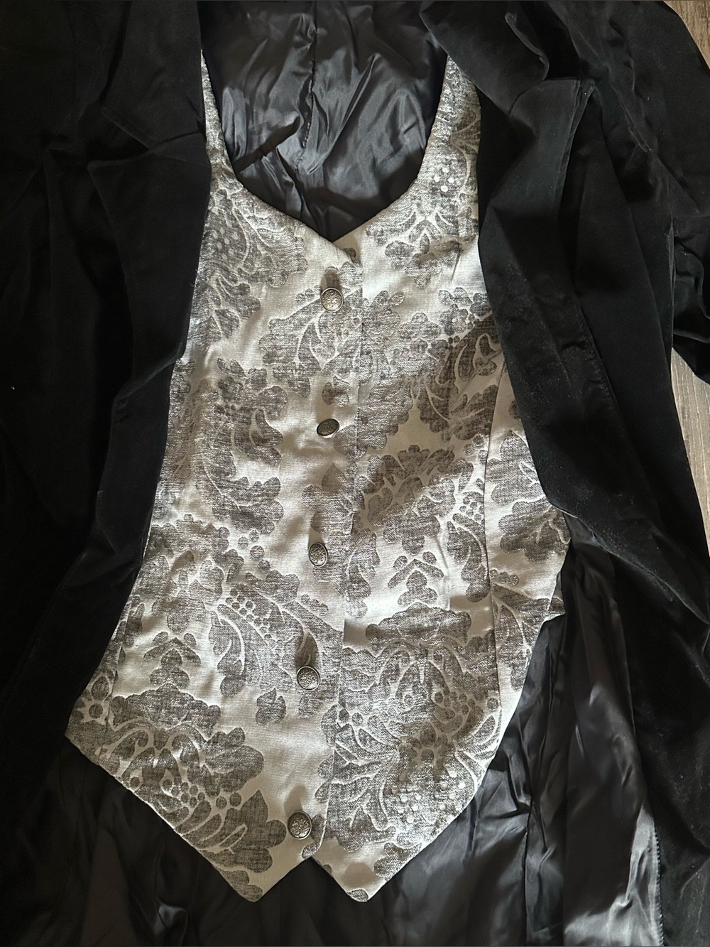 Men’s Royal Vested Jacket Costume - Picture 6 of 12